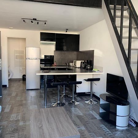 Appartement Tout Confort En Mezzanine A 20Mn A Pied Du Centre-Ville Avec Tv Et Wifi La Rochelle  Exterior foto