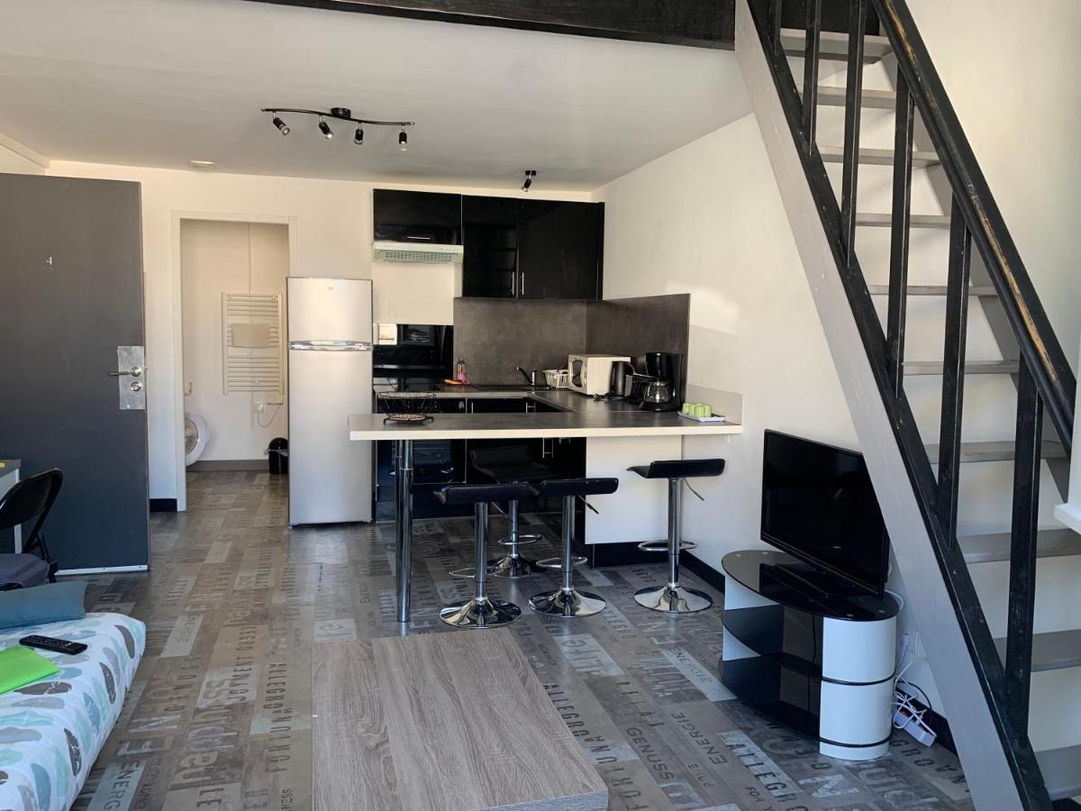 Appartement Tout Confort En Mezzanine A 20Mn A Pied Du Centre-Ville Avec Tv Et Wifi La Rochelle  Exterior foto