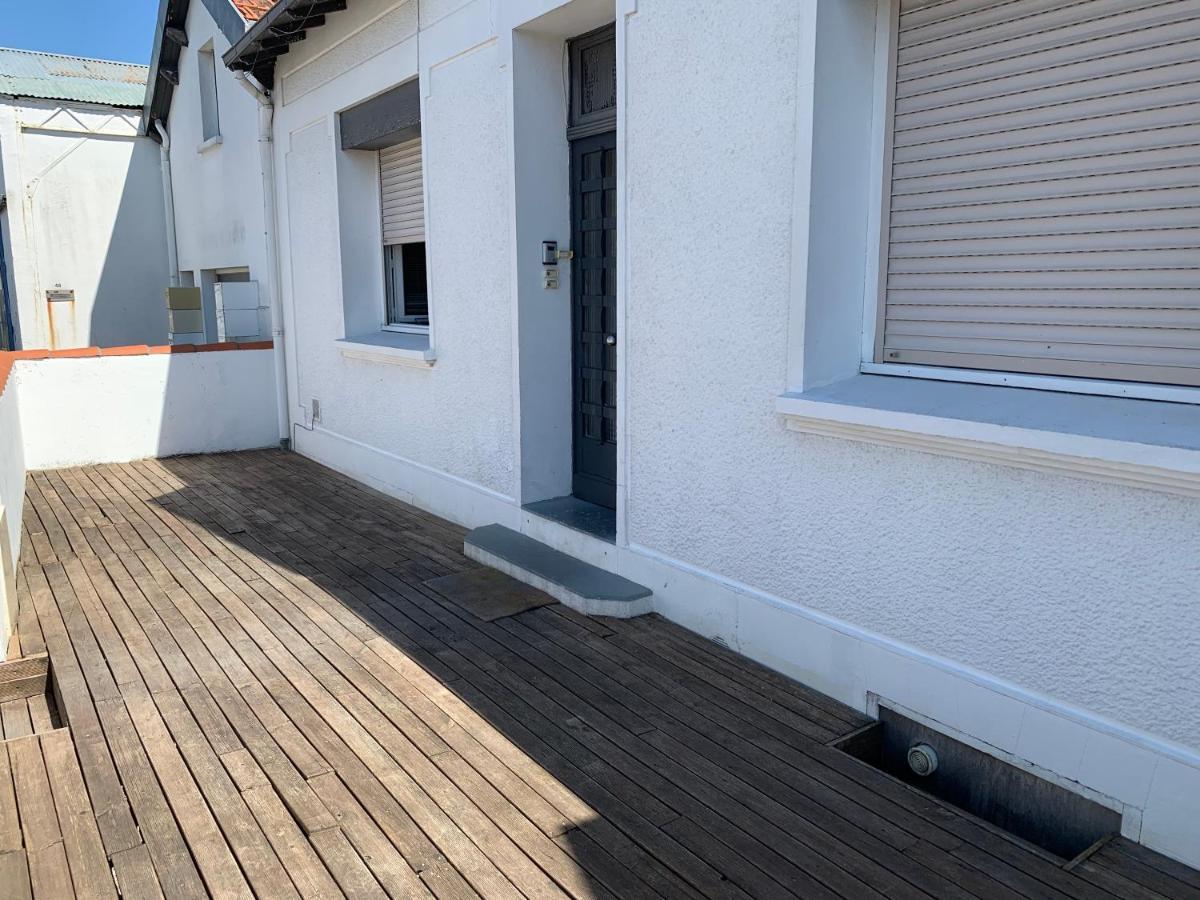 Appartement Tout Confort En Mezzanine A 20Mn A Pied Du Centre-Ville Avec Tv Et Wifi La Rochelle  Exterior foto